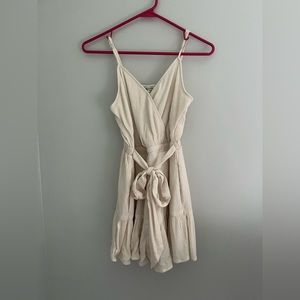American Eagle White Cream Ivory Romper Shorts Belt XS, Adjustable Straps